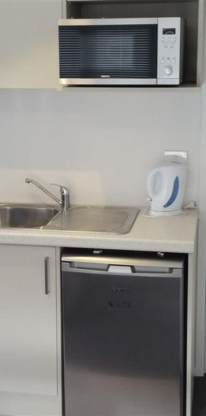 Fully Furnished, Power Incl. - Photo 1