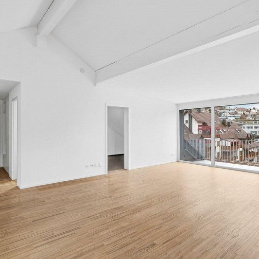 Topmoderne 3.5-Zimmer-Dachwohnung in Niederscherli - Photo 1