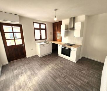 2 bedroom terraced house to rent - Photo 4