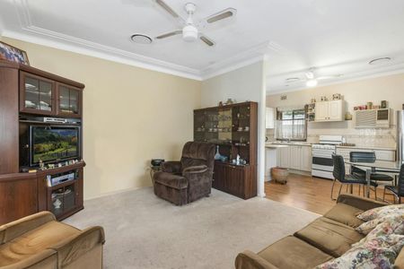 Cottage Home In Quiet Location - Ducted A/C - Photo 2