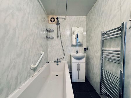 3 bedroom terraced house to rent - Photo 3