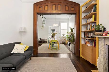 MGM MARTIN – GRAND FREESTANDING THREE BEDROOM + STUDY/SUNROOM FEDERATION HOME IN PREMIER TREE-LINED STREET - Photo 3