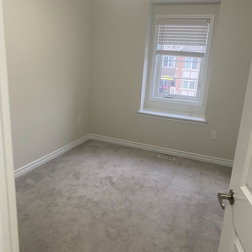 For Lease - 5 Fusilier Drive, Toronto, Ontario - Photo 1