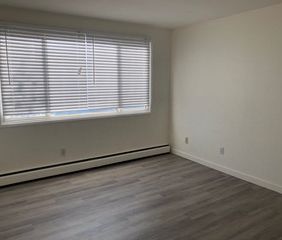 2 Bedroom - Photo 3