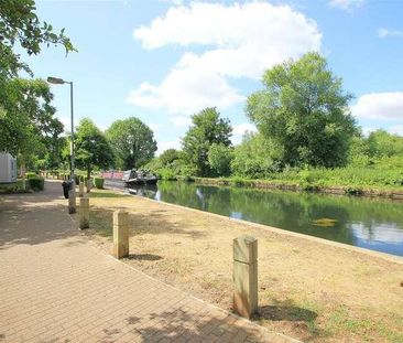 Ovaltine Court, Kings Langley, WD4 - Photo 2