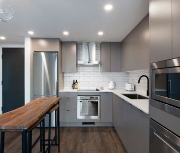 Fully Furnished at Brooklyn on Bernard! - Photo 5