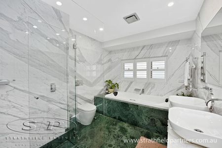 Luxurious Family Home with Pool in Prime Strathfield Location - Photo 5