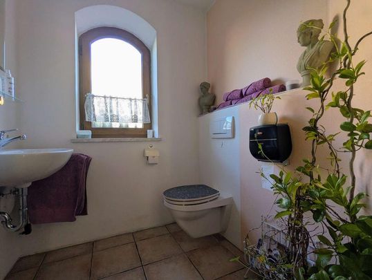 Viel Platz! Wohnen mit Hauscharakter - 4-Zimmer-Wohnung über zwei Etagen! - Photo 1