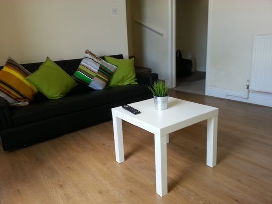 2 Bedroom Terraced To Rent in Nottingham - Photo 1