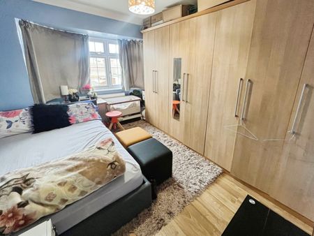 4 bedroom House To Let - Photo 2