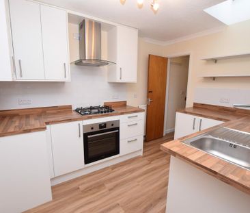 5 bedroom semi-detached house to rent - Photo 1