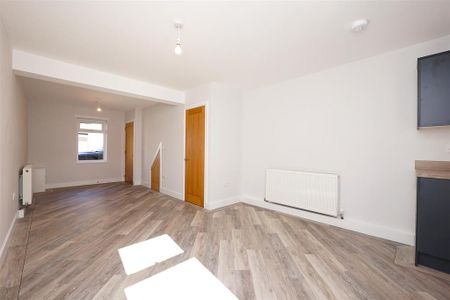 2 bedroom terraced house to rent - Photo 3