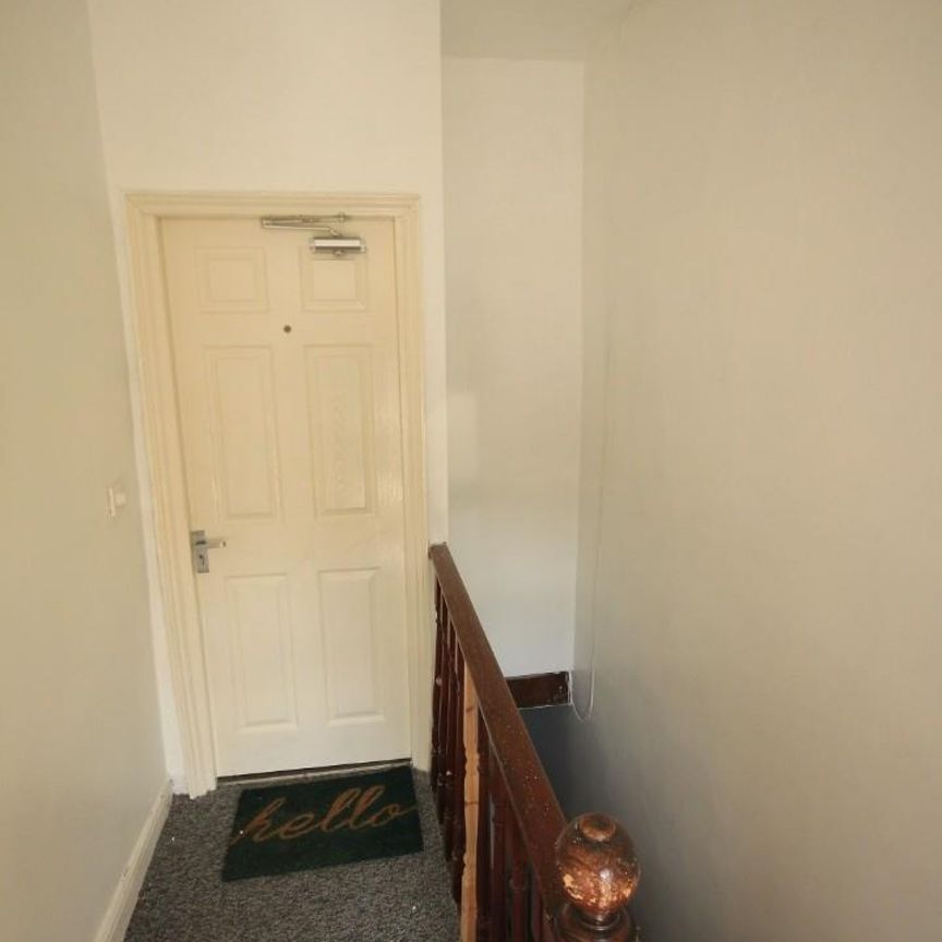 1 bedroom Flat To Let Total Size: 592 SQ FT - Photo 1