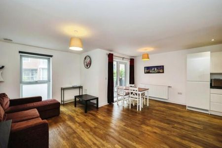 Cross Street - Photo 3