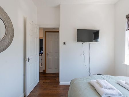 Sullivan Way - Photo 2