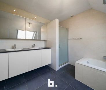 Woning met 3 slaapkamers, tuin en inpandige garage in Loppem - foto 5