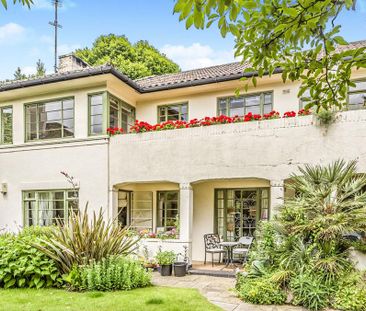 4 bedroom flat to rent - Photo 1