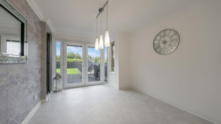 5 bedroom detached house to rent - Photo 5