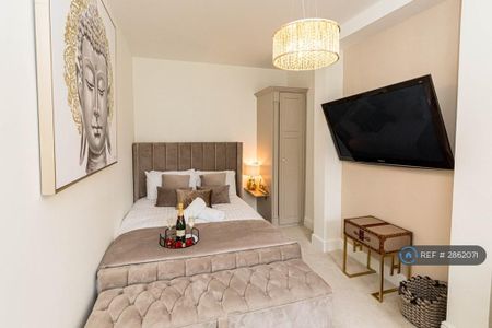2 bedroom flat to rent - Photo 5