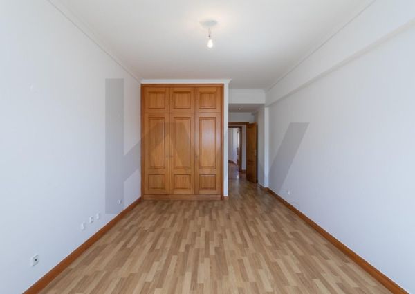 Apartamento T4 em Lisboa