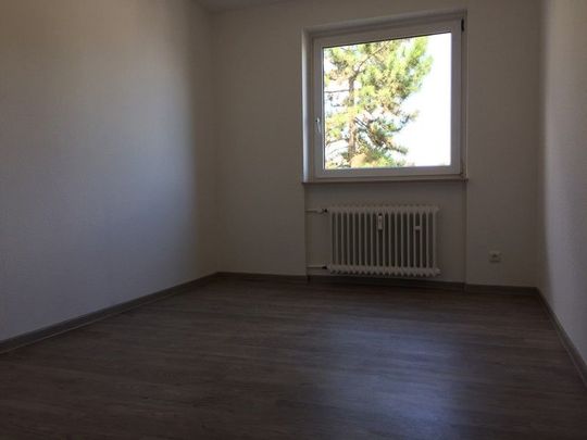 Wer will mich!? Interessante unrenovierte 4,5-Zimmer-Wohnung - Foto 1