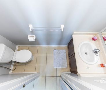 For Lease - 3167 Neyagawa Boulevard, Oakville, Ontario - Photo 1