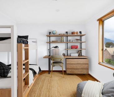 3 Bedroom Home with Gardener Included - Photo 3