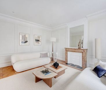 Luxueux Appartement Haussmannien 2 chambres - refait à neuf - 105 m2 - Photo 2