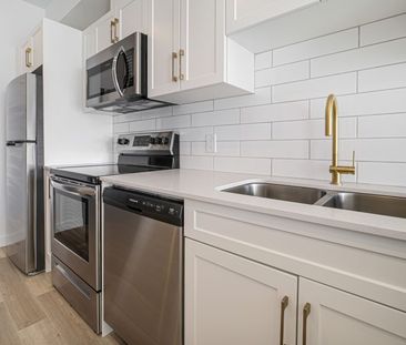Carolina: Gold Accents – 196 Colony, Winnipeg, MB - Photo 1