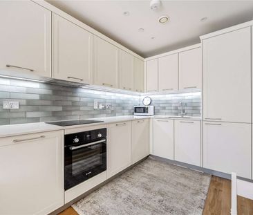 A rare opportunity to rent a spacious triplex home with its own fro... - Photo 4