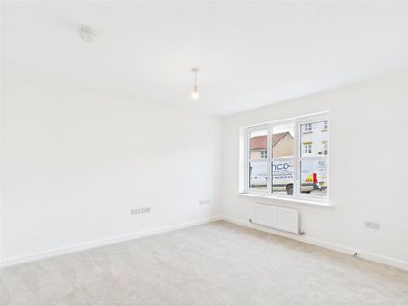 3 bedroom semi-detached house to rent - Photo 2