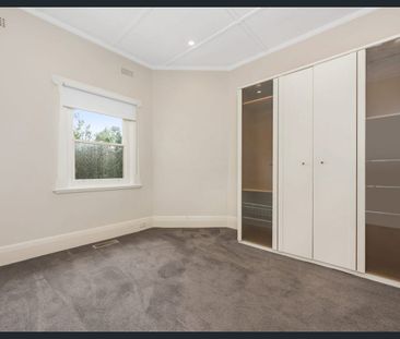 Position, Pool and A Perfect Family Home - Photo 3