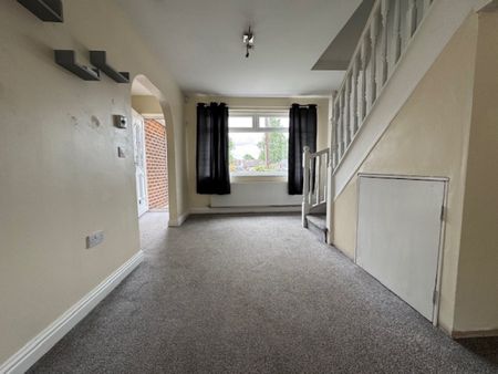 3 Bedroom Semi-Detached Dormer Bungalow - Photo 3
