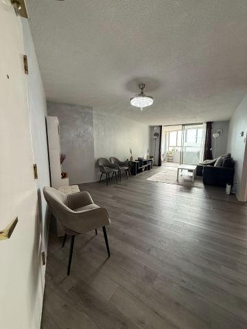 For Lease - 260 Queens Quay W Quay Unit# # 1804, Toronto, Ontario - Photo 2