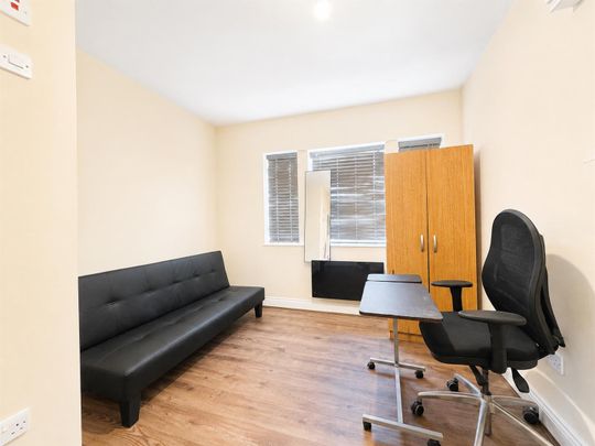 Knapmill Road, London SE6 - Photo 1
