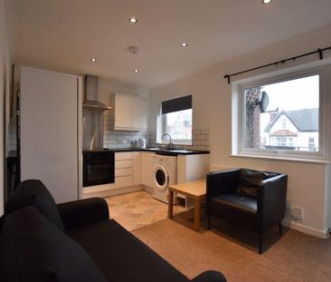 3 bedroom apartment to rent - Photo 3