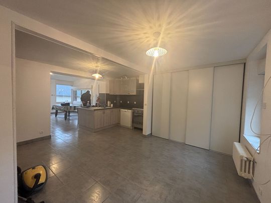 Location Maison 4 pièces 137m² - Photo 1