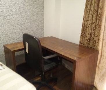 Room in a Shared Flat, Victoria Road, IG11 - Photo 2