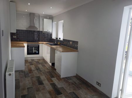 Trallwn Road, Llansamlet, SWANSEA - Photo 5