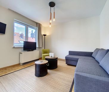 À Woluwe-Saint-Pierre, appartement à louer 1050 € par mois - foto 1