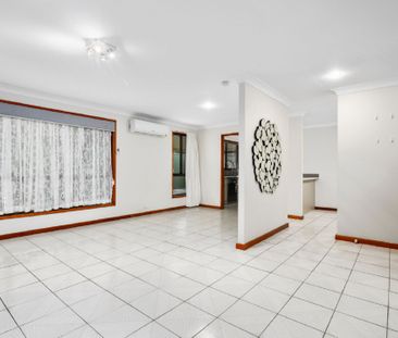 9 Callisto Drive, Cranebrook - Photo 4