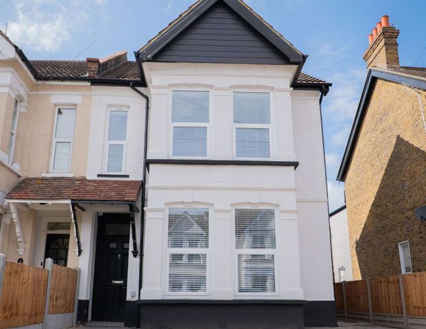 Honiton Road Room 4 - Photo 1