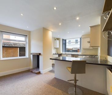 2 bedroom semi-detached house to rent - Photo 5
