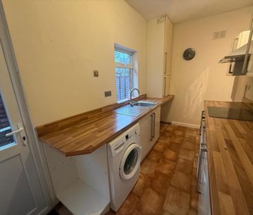 2 bedroom end of terrace house to rent - Photo 5