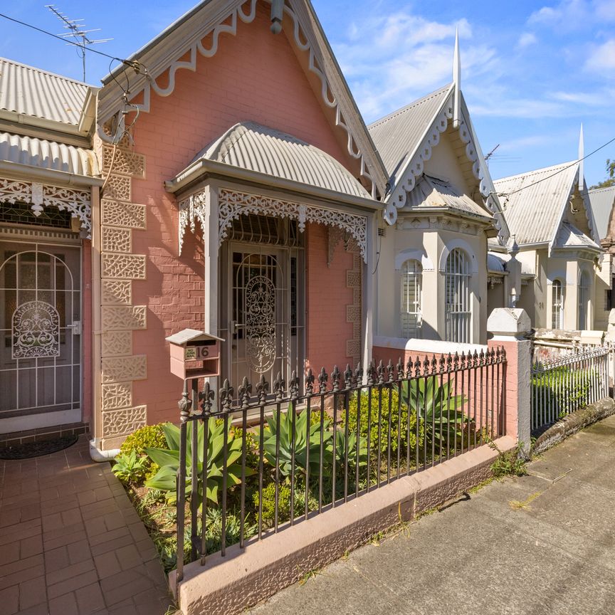 16 St James Road, Bondi Junction NSW 2022 - House For Rent | Domain - Photo 1