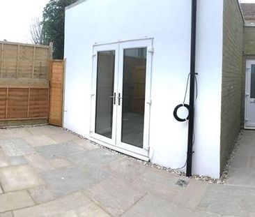 3 bedroom ground floor flat to rent - Photo 4