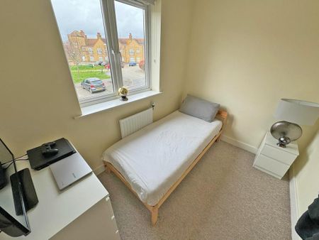 2 bedroom apartment to rent - Photo 3