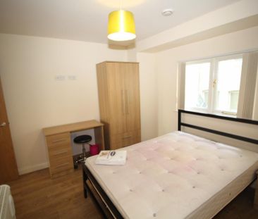 2 bedroom Apartment to rent in Mosley Street, Newcastle Upon Tyne, ... - Photo 1