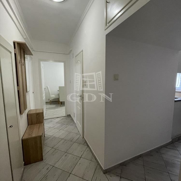 Kiadó felújított lakás - Szeged - Fotó 1