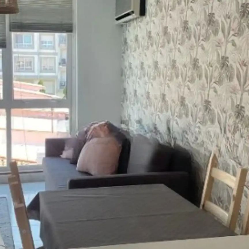 Piso de alquiler en Avenida de Emilia Pardo Bazán, Sanxenxo pueblo - Foto 1